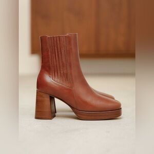 Bobbie’s Solveig platform ankle boots leather brown brandy similar to Sezane